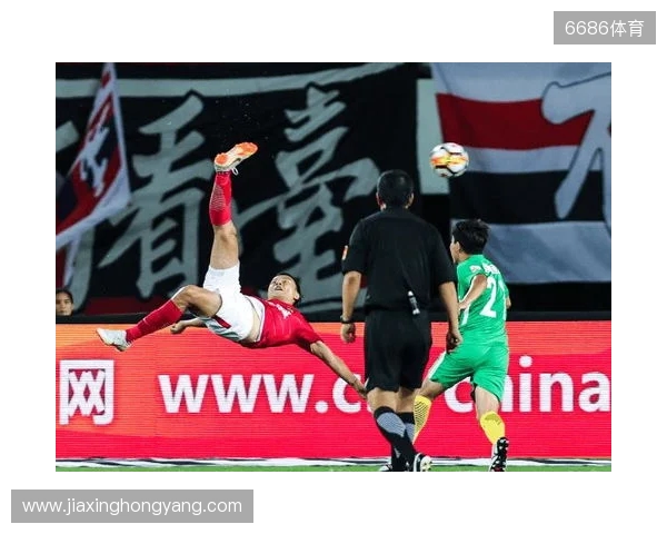 完美融入！廷伯：埃泽上演帽子戏法不是巧合，他很努力性格也很好